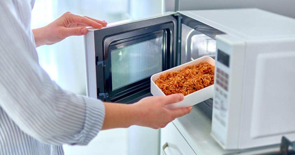 How Does a Microwave Work