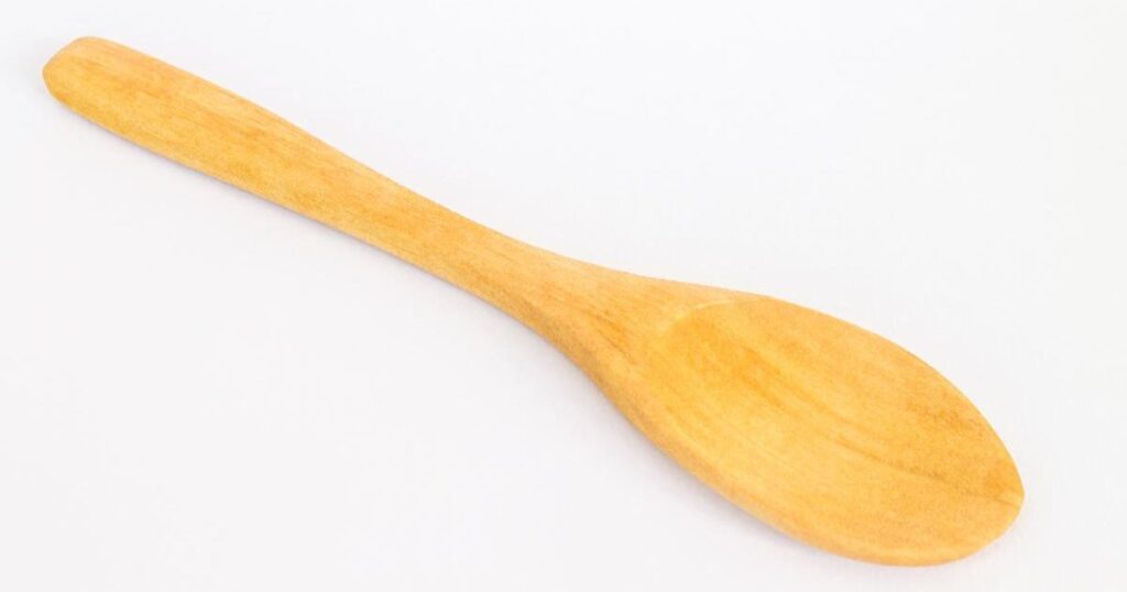 What is the Difference Between a Slotted and a Solid Spoon?