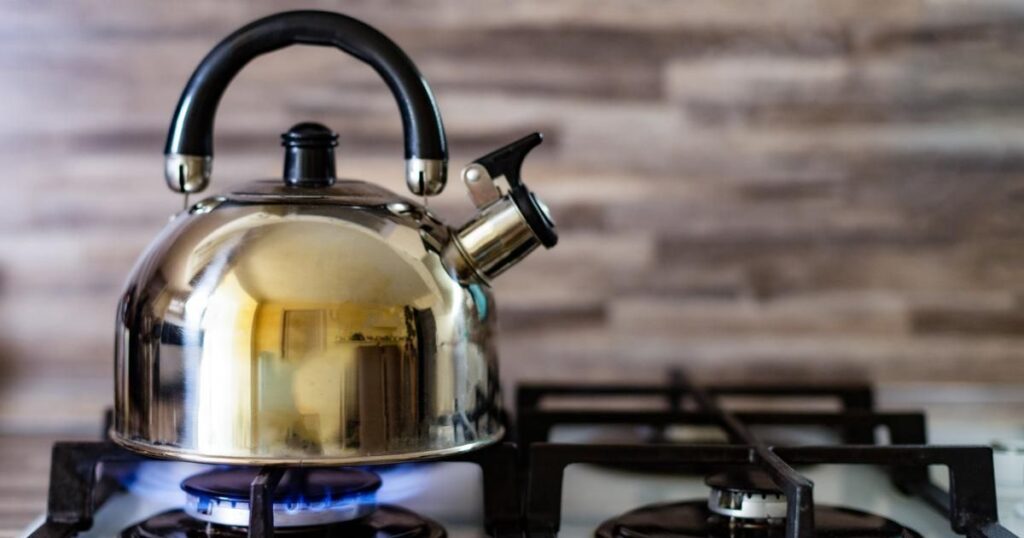 Tips for Using a Tea Kettle on the Stove